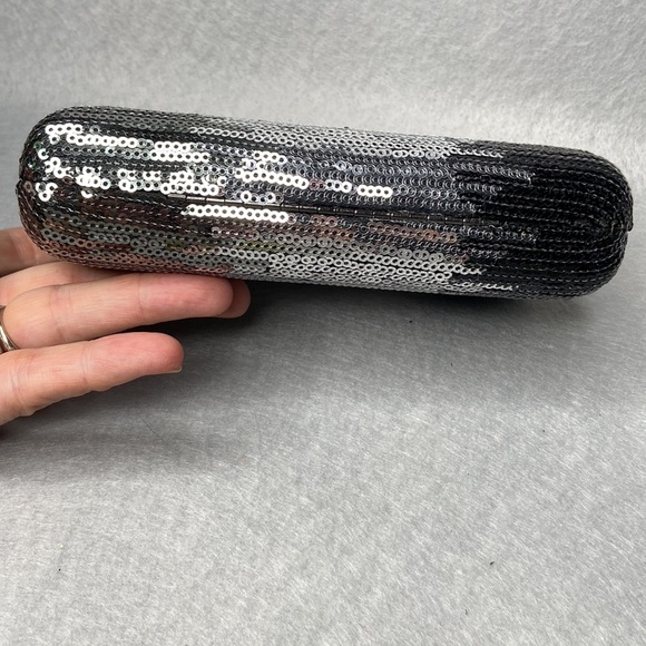 Kotur sequin embellished ombré gray silver black box clutch, black chain NWOT - Picture 8 of 12